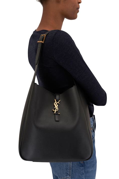 ysl hobo bag in smooth leather|Saint Laurent Le 5 à 7 Shoulder Bag .